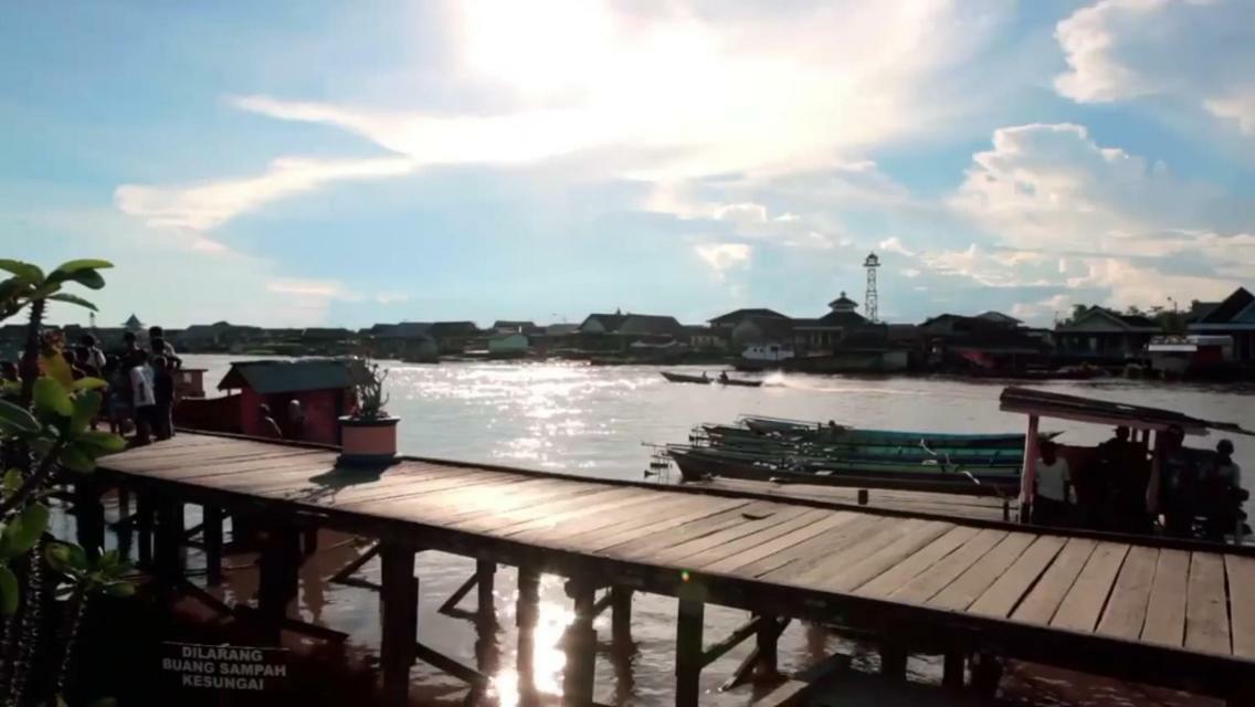 Orangutan Shaka Houseboat With Cabin 판칼란분 외부 사진