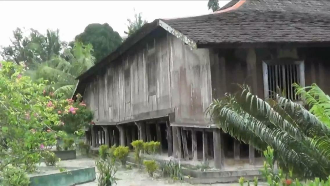 Orangutan Shaka Houseboat With Cabin 판칼란분 외부 사진
