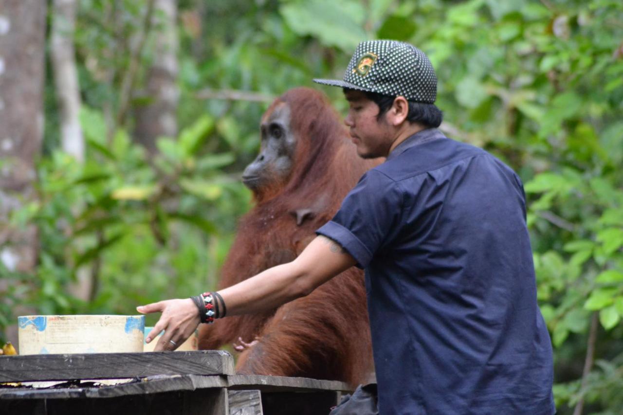 Orangutan Shaka Houseboat With Cabin 판칼란분 외부 사진